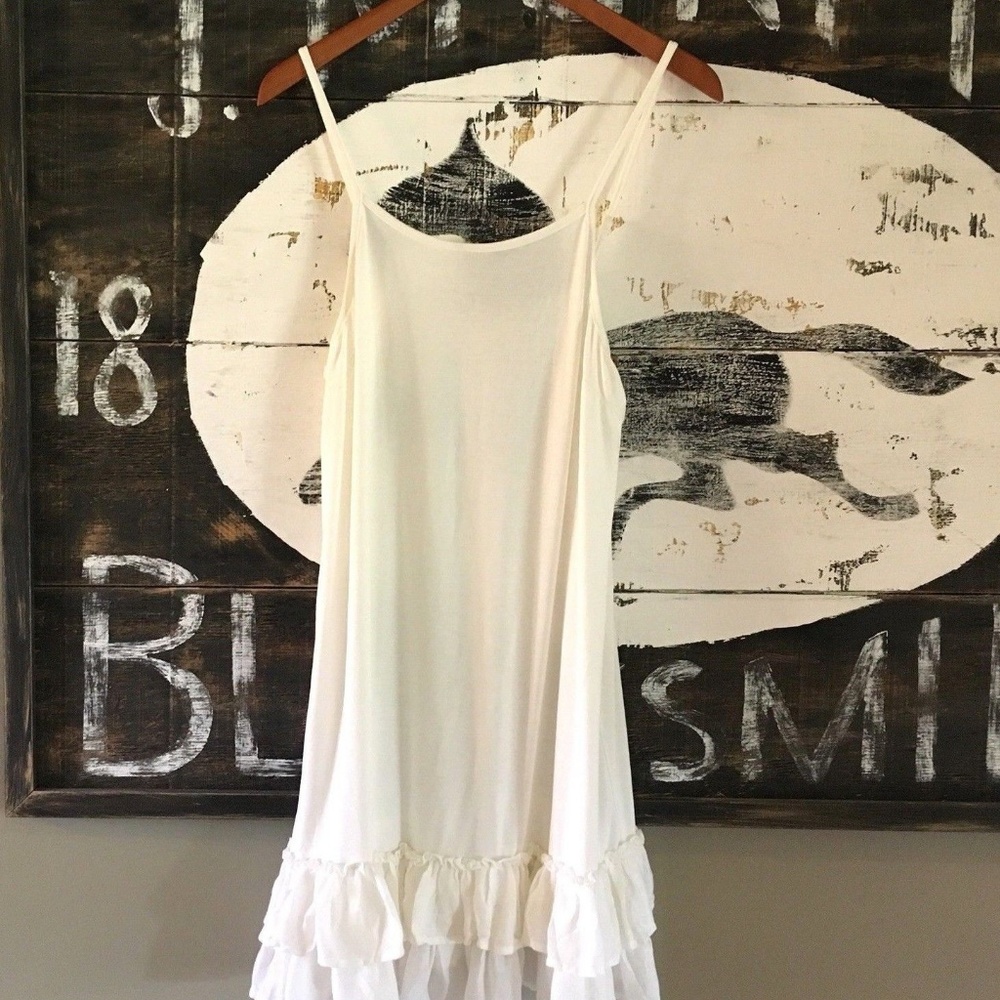 NWT Plus Size Ruffle Hem Layering Tunic Tank Top - Picture 3 of 6
